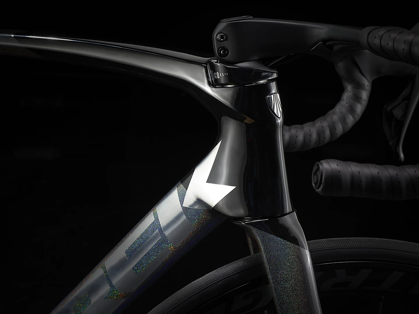 EmondaSLR9_22_35715_A_Alt3