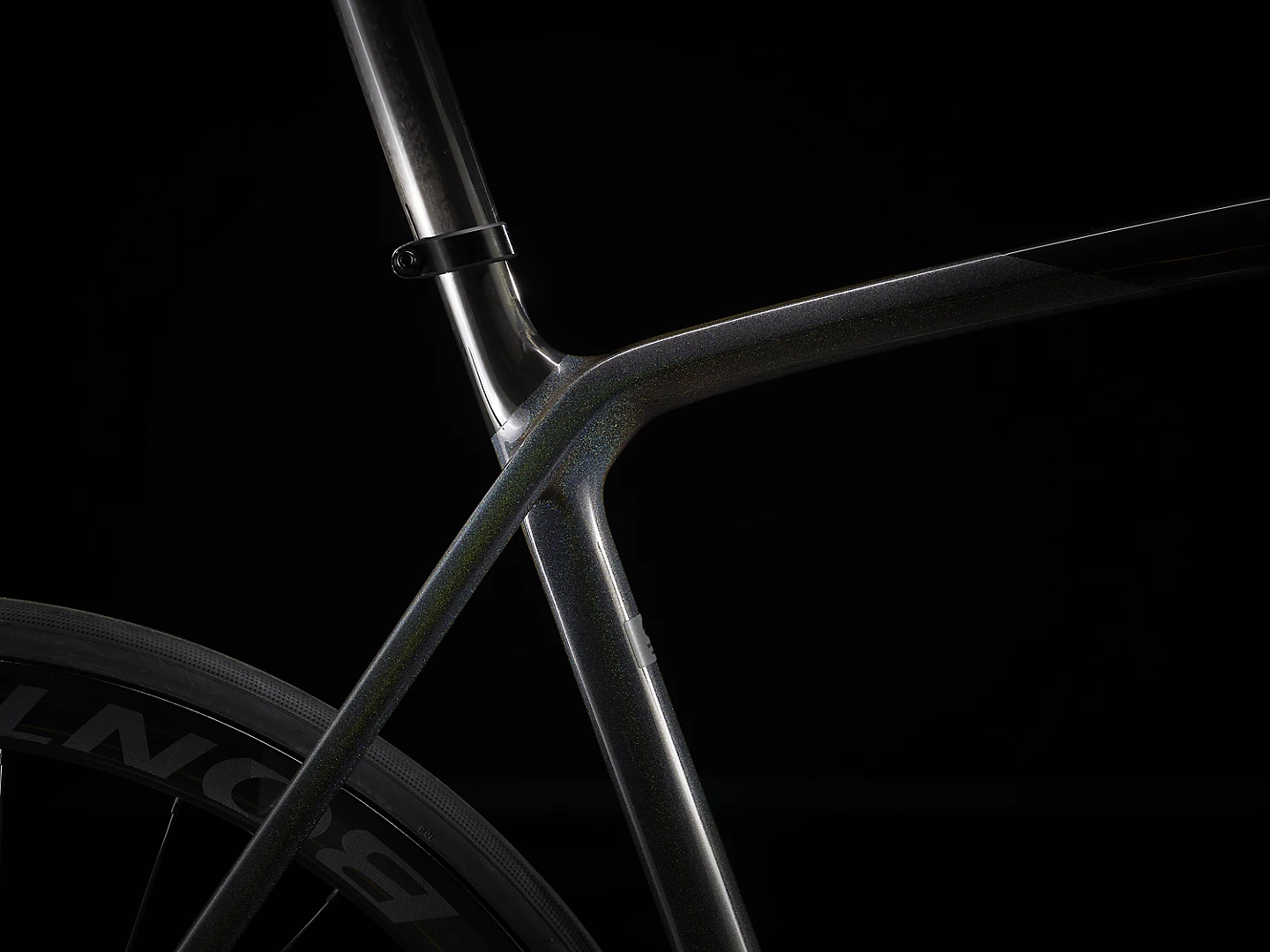 EmondaSLR9_22_35715_A_Alt4