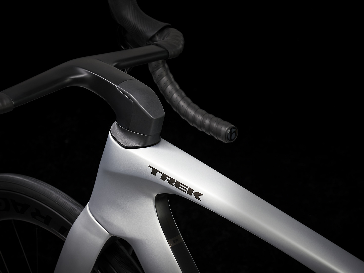 MadoneSLR6eTap_23_37417_E_Alt4