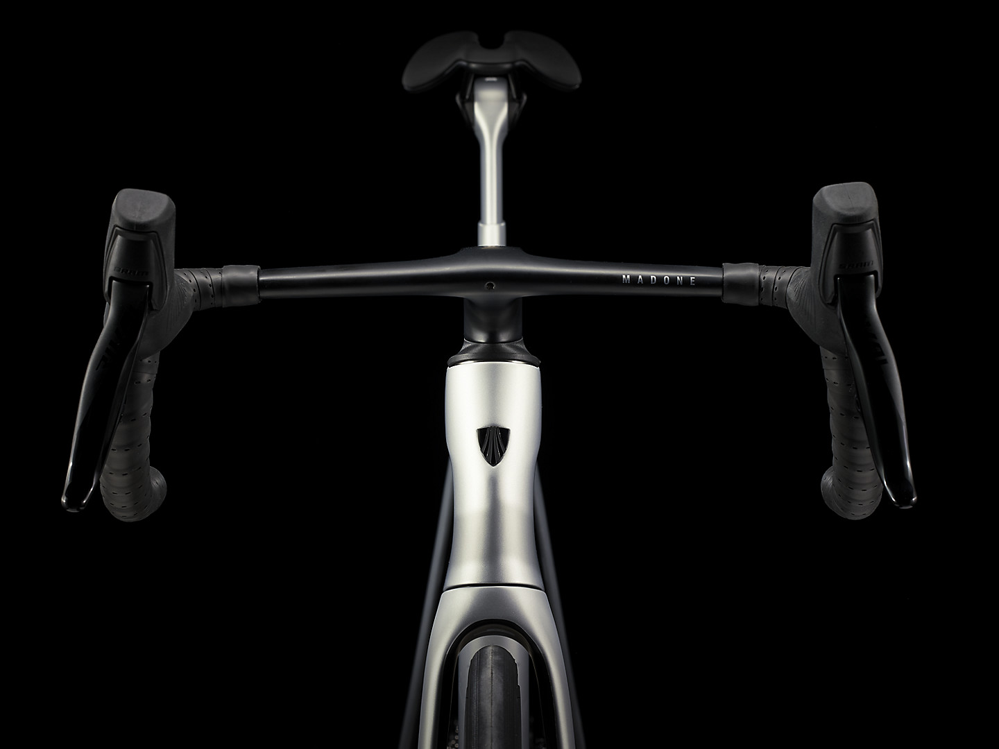 MadoneSLR6eTap_23_37417_E_Alt5