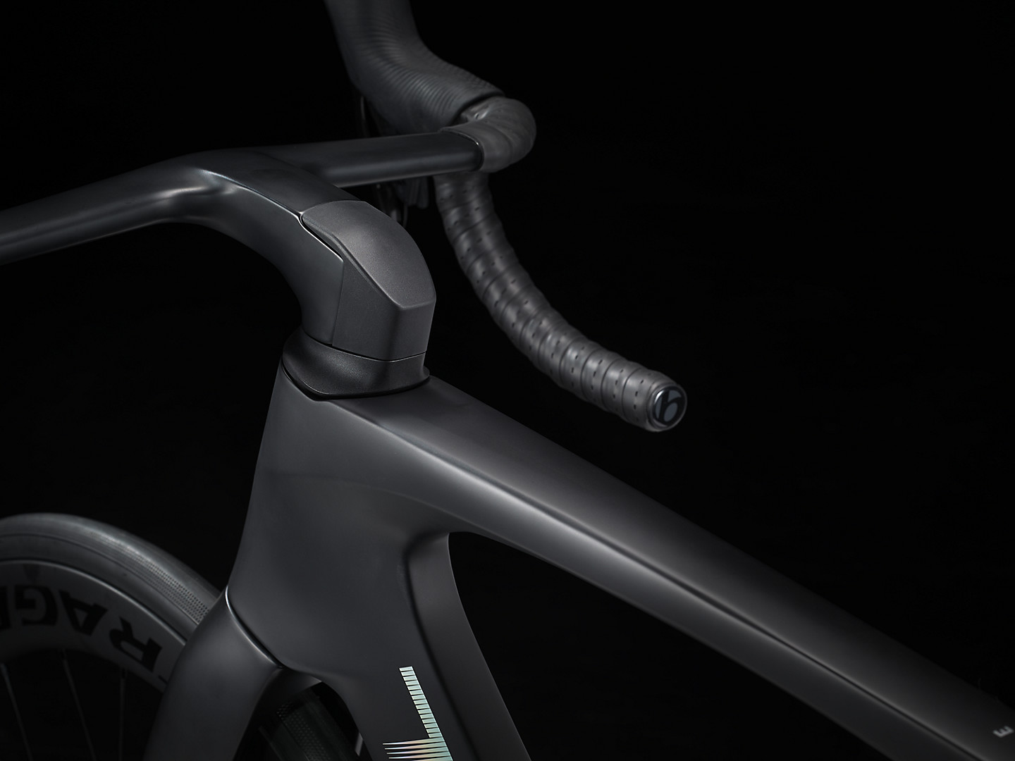 MadoneSLR7eTap_23_37418_A_Alt4